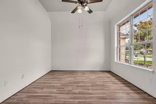 6658 Hawkins Hill Ln, Dickinson, TX 77539 - Photo 6