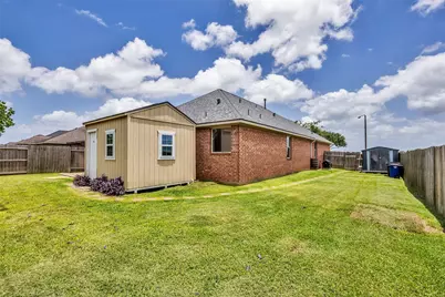 6658 Hawkins Hill Lane, Dickinson, TX 77539 - Photo 32