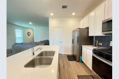 2907 Lazarina, Fresno, TX 77545 - Photo 14