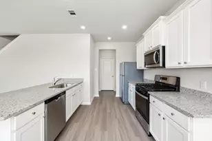 6410 Summer Pass Dr, Houston, TX 77048 - Photo 2