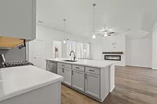 4901 Finns Lndg St, League City, TX 77573 - Photo 16