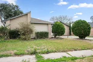 2327 Colonial Ridge Dr, Friendswood, TX 77546 - Photo 6