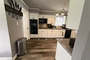 18510 Point Lookout Dr, Houston, TX 77058 - Photo 14