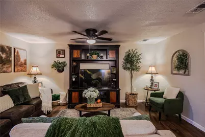 910 Brockman Street, Clute, TX 77531 - Photo 6