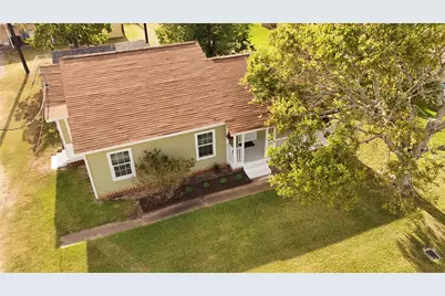 910 Brockman Street, Clute, TX 77531 - Photo 26