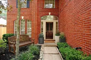 819 Fairpark Ln, Sugar Land, TX 77479 - Photo 2