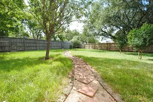 819 Fairpark Ln, Sugar Land, TX 77479 - Photo 36