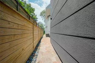5425 Dickson St, Houston, TX 77007 - Photo 2
