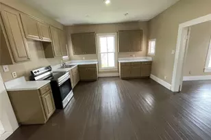 405 10th St, Hempstead, TX 77445 - Photo 8