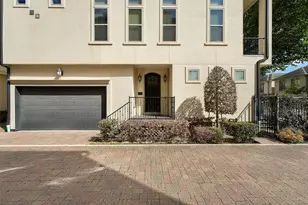 5612 Kiam St, Houston, TX 77007 - Photo 2