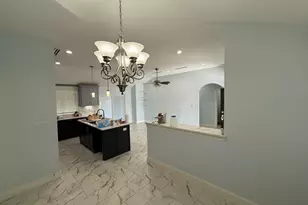 5715 Belarbor St, Houston, TX 77033 - Photo 6