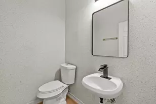 710 W 10th St, Houston, TX 77008 - Photo 6