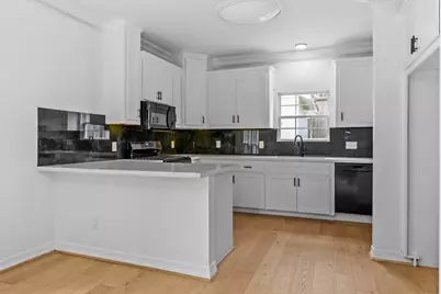 710 W 10th Street, Houston, TX 77008 - Photo 4