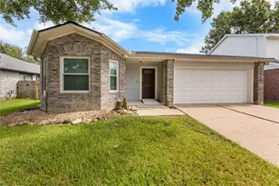1735 Oak Ridge Dr, Kemah, TX 77565 - Photo 1