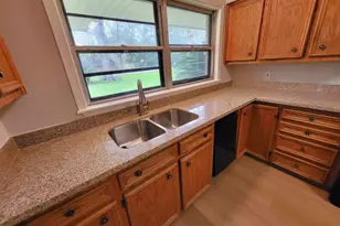 706 Maple St, Sweeny, TX 77480 - Photo 14