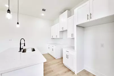 5123 Larkspur Street #B, Houston, TX 77033 - Photo 4