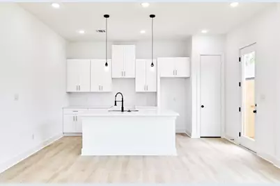 5123 Larkspur Street #B, Houston, TX 77033 - Photo 2