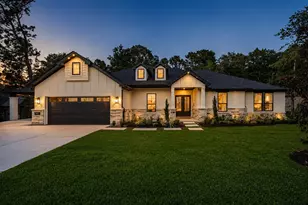 13664 Armstrong St, Conroe, TX 77303 - Photo 2