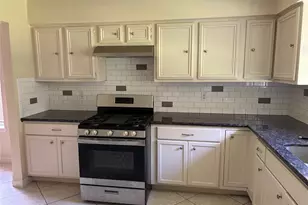 11427 Mulholland Dr, Houston, TX 77477 - Photo 18