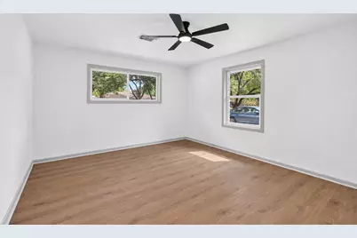 5619 Warm Springs Road, Houston, TX 77035 - Photo 28