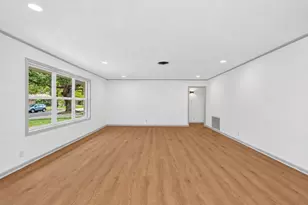 5619 Warm Springs Rd, Houston, TX 77035 - Photo 8