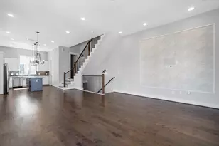 1114 W 15th 1/2 St, Houston, TX 77008 - Photo 20