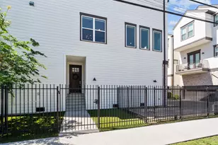 1114 W 15th 1/2 St, Houston, TX 77008 - Photo 4
