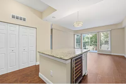 3505 Sage Road #208, Houston, TX 77056 - Photo 4