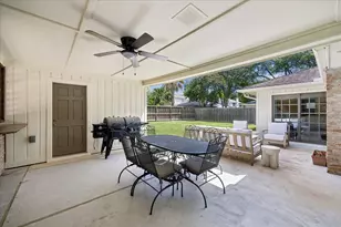 10914 Tupper Lake Dr, Houston, TX 77042 - Photo 22