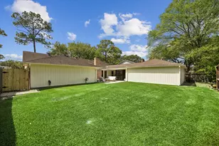 10914 Tupper Lake Dr, Houston, TX 77042 - Photo 12