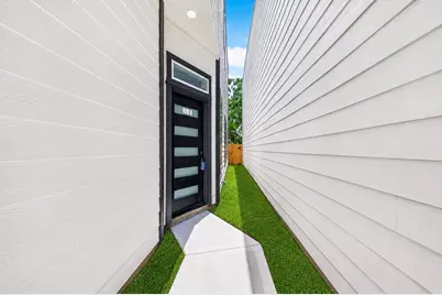7719 Bowen Street, Houston, TX 77051 - Photo 2
