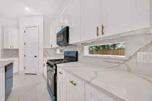 7719 Bowen St, Houston, TX 77051 - Photo 16