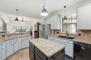 15420 Queen Elizabeth Ct, Montgomery, TX 77316 - Photo 14