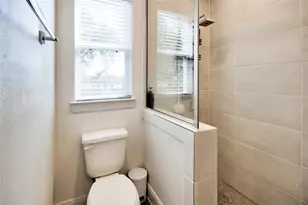 1909 Maury St, Houston, TX 77026 - Photo 8