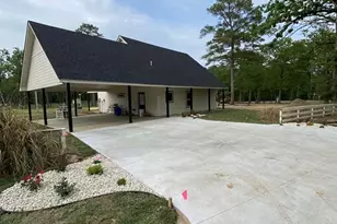 190 Joan St, Zavalla, TX 75980 - Photo 4