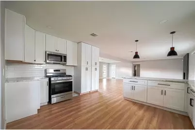 4800 Country Club View, Baytown, TX 77521 - Photo 14