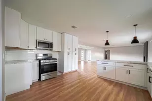 4800 Country Club View, Baytown, TX 77521 - Photo 14