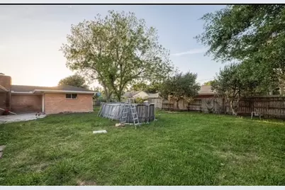 4800 Country Club View, Baytown, TX 77521 - Photo 32