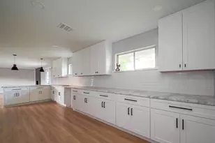 4800 Country Club View, Baytown, TX 77521 - Photo 16