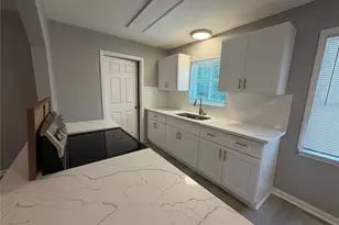 5715 Lakefield Dr, Houston, TX 77033 - Photo 10