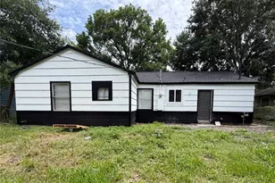 5715 Lakefield Dr, Houston, TX 77033 - Photo 2