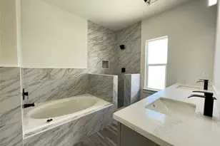 7819 Angus St, Houston, TX 77028 - Photo 10