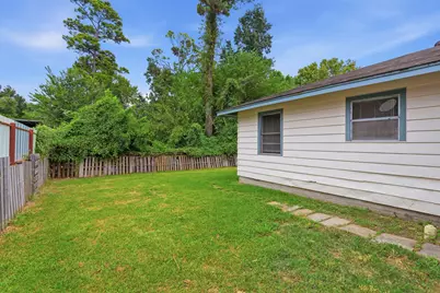 9242 Forest View Street, Houston, TX 77078 - Photo 32