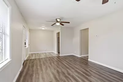 9242 Forest View Street, Houston, TX 77078 - Photo 14