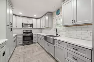 2313 Cedar St, Pearland, TX 77581 - Photo 2