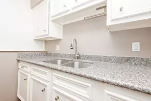 2919 Wentworth St, Houston, TX 77004 - Photo 8