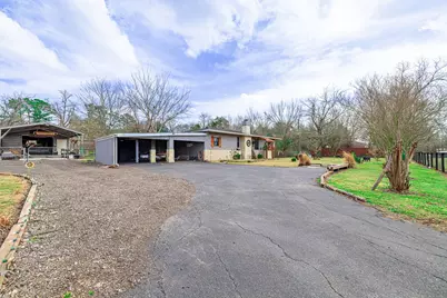 406 S Owensville Street, Franklin, TX 77856 - Photo 6