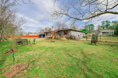 406 S Owensville Street, Franklin, TX 77856 - Photo 4