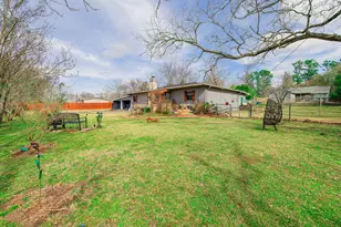 406 S Owensville St, Franklin, TX 77856 - Photo 4