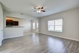 9402 Gold Mountain Dr, Rosharon, TX 77583 - Photo 8